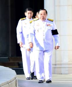 “ประวิตร” ไม่ชัดมีคนไทยหนุน IS เผย ตร.สอบมือโปรยใบปลิวขอนแก่น ไม่รู้ สนช.จ่อถกพิเศษ