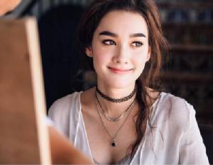 สลัดลุกส์น่ารัก "เดียร์น่า" ขอแหวกแนวเซ็กซี่ เรียกยอดไลก์หนุ่มๆ