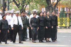 ราชสกุลทุกมหาสาขานำพวงมาลาเข้าถวายสักการะในหลวง รัชกาลที่ ๙ ต่อเนื่อง
