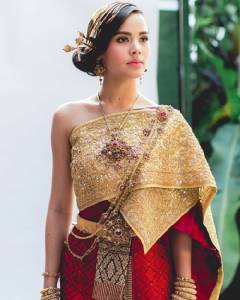 “ญาญ่า” งดงามนุ่มนวล สวยสง่าราวกับนางในวรรณคดี