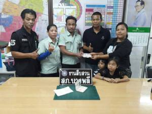 สาวร้อยเอ็ดน้ำใจงาม พบเงินหมื่นค้างที่ตู้เอทีเอ็ม นำส่ง ตร.คืนเจ้าของ
