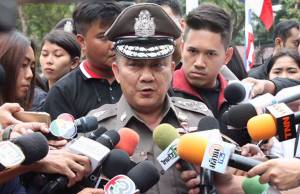 “ศรีวราห์” จ่อถกดีเอสไอวางแผนจับ “ธัมมชโย” หลังเลยเส้นตาย รับทีวีธรรมกายเป็นภัยความมั่นคง