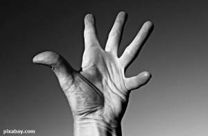 อาการ "ชา" แต่ละจุดบนมือและเท้า บอกโรคได้ว่าคุณกำลังป่วยเป็นอะไร