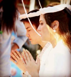 คิดว่ารูปงานแต่ง ที่แท้ “กอล์ฟ-ขวัญ” ทำบุญเสริมดวงชะตาคนเกิดปีเถาะ