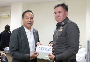 จับจริงแจกจริง! “ส.บอล” มอบเงินรางวัล 8 หมื่น จับ “ตั๋วผี”