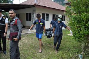 ต่างชาติดับปริศนาภายในห้องพักที่สุราษฎร์ฯ คาดขาดอากาศหายใจ