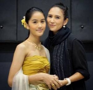 ลูกไม้ใต้ต้น “น้องมุก” ลูกสาว “นุ่น ดารัณ” ยิ่งโตยิ่งสวย