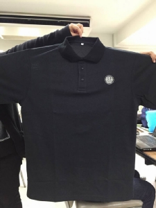 นายกฯ แจกเสื้อให้สื่อ อวยพรปีใหม่ให้คนไทย ใครคิดป่วนขอให้เลิก
