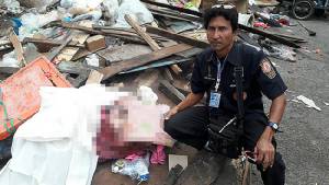 พบศพทารกยัดถุงทิ้งกองขยะ ลูกจ้างเขตบางนาเปิดเจอโร่แจ้งตำรวจ
