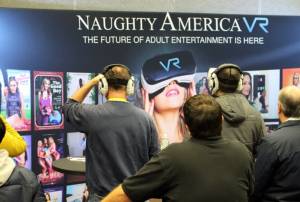 ค่ายหนังโป๊บุกงาน CES ดูเต็มตาผ่าน VR อนาคตอาจมี “สมาร์ท เซ็กซ์ทอย”