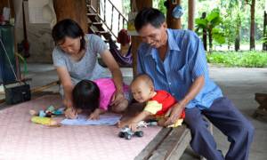 UNICEF Photo of the Week : พ่อแม่คือของขวัญที่ดีที่สุดสำหรับลูก