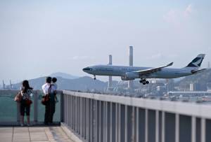 Cathay Pacific to cut emissions with switch to biofuel