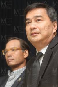 “มาร์ค” โนคอมเมนต์ ป.ย.ป. - “กรณ์” จับตาเบิกจ่ายงบหลังพบขาดดุลมาก