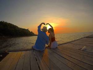 ส่องทริปฮันนีมูน! ทะเลงามล้ำค่า “เพชรจ้า-นิวเคลียร์” ที่เกาะเสม็ด