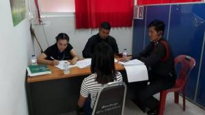 ตำรวจเอาตัวเพื่อนเด็กหญิงที่ร่วมค้าประเวณีสอบมัดแม่เล้า หลังยังปากแข็ง