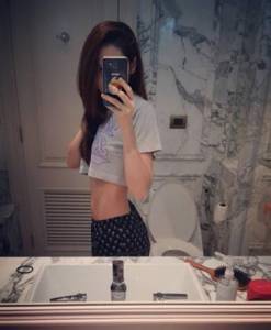 หูยยย!! "ชมพู่ อารยา" โชว์หน้าท้องแบนราบ หลังตั้งครรภ์ 2 เดือน