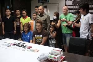 จับ 2 ผัวเมียตระเวนลักทรัพย์ ผู้เสียหายแห่ชี้ตัวเพียบ
