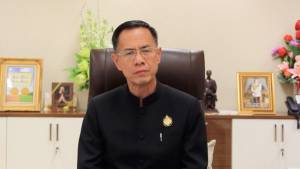 ผู้ว่าฯ ขอนแก่นกำชับเยียวยาครอบครัวครู-นักเรียนเสียชีวิตรถทัวร์ตกเขา