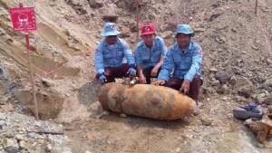 เขมรเจอระเบิดลูกใหญ่ "ไอ้อ้วน" M117 ทิ้งจาก B-52 แต่ครั้งสงคราม