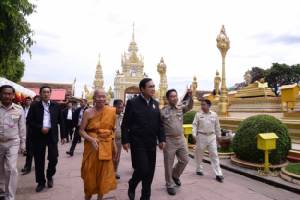 “ประยุทธ์” เยี่ยมชมแลนด์มาร์กใหม่นครพนม พญาศรีสัตตนาคราช ขอพรให้ ปชช.