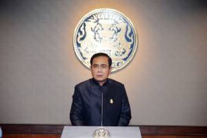 “พระเจ้าอยู่หัว” พระราชทานเงินช่วยผู้ประสบภัยใต้ 40 ล้าน พร้อมช่วยรัฐบาลช่วยประชาชนให้ดีที่สุด
