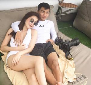 ตาร้อนยิ่งกว่าอากาศ ชมภาพหวาน "เมย์ - เจ" สุดสวีต