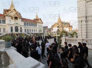 ปชช.เข้ากราบพระบรมศพ ร.๙ วันที่ 15 เม.ย. 60 มีจำนวนทั้งสิ้น 37,046 คน