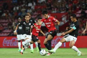 สังเวยAK11! "เมืองทอง" ฝัง "ศรีสะเกษ" 3-0 ขึ้นนำจ่าฝูงไทยลีก