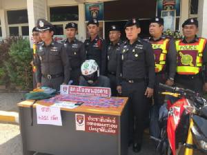 รวบหนุ่มอุดรฯ รับจ้าง 5 พันบาท ซิ่งมอเตอร์ไซค์ขนยาบ้า 6 พันเม็ด