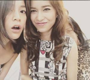 เคยเห็นยัง? “ผ้าแพร” น้องสาว “สายป่าน” สวยแซ่บไม่แพ้พี่สาว!!