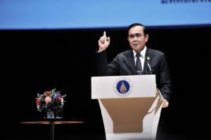 “บิ๊กตู่” ห่วง “เนติวิทย์” จ่อเปลี่ยนวิธีถวายบังคมพระบรมรูปทำเสียชื่อจุฬาฯ แนะเลือกตั้งโหวตคนใหม่ที่ไม่ใช่มีปัญหา