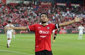 มุ้ยฟอร์มฮ็อต พา "เมืองทอง" ดับ "ราชนาวี" 4-0