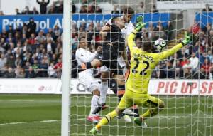 “ยอเรนเต” โขกดับทอฟฟี 1-0 ฉุดหงส์ขาวพ้นโซนตกชั้น