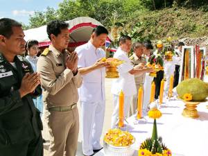 เทศบาลเมืองสะเดาจัดงานสัปดาห์วันวิสาขบูชา ณ พุทธอุทยานเขาเล่