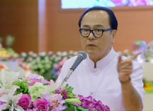 ใต้หน้ากากธรรมกายของ อนันต์ อัศวโภคิน
