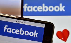 Thailand backs down on Facebook ban over royal posts