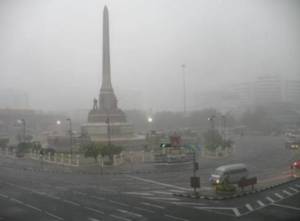 จันทร์นี้ กทม.ฝนตกหนักถึงหนักมาก เสี่ยง “น้ำท่วม-รถติด” เตือน “คนกรุง” วางแผนเดินทาง