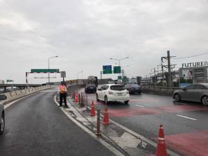ปิดสะพานเข้าห้างฟิวเจอร์รังสิตซ่อม พบจุดเชื่อมเคลื่อนตัว