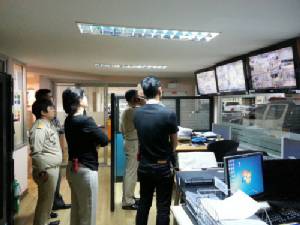 นอภ.ศรีราชา ตรวจกล้อง CCTV พื้นที่สำคัญ ป้องกันเหตุร้ายแรงที่อาจจะเกิดขึ้น