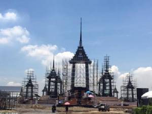 กรมศิลป์เร่งระบายน้ำฝนรอบพระเมรุมาศ