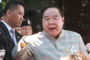 “ประวิตร” โทร.เคลียร์ “เตีย บัญ” หลังสื่อลงข่าวพาดพิง ยันไม่กระทบสัมพันธ์