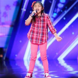 อลังการ! สาวน้อยวัย 9 ขวบขึ้นเวที America's Got Talent โชว์น้ำเสียงทำเอากรรมการ-คนดูตะลึง
