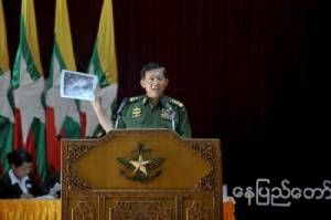 กองทัพพม่าแถลงกู้ศพเหยื่อเครื่องบินตกได้แล้วเกือบครึ่ง