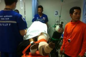 หวิดดับ! 2 นักปีนผาชาวต่างชาติพลัดตกเขาที่อ่าวต้นไทร สาหัส
