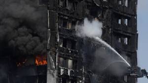 ดับเพลิงลอนดอนคาดต้องอีก 24 ชม. ไฟไหม้อาคารแฟลต 24 ชั้นจึงจะสงบ ตายแล้วอย่างน้อย 6 เจ็บกว่า 70
