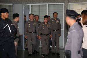 จับผู้ต้องสงสัยวางบึ้ม รพ.พระมงกุฎเกล้า รออนุมัติหมายจับบ่ายนี้