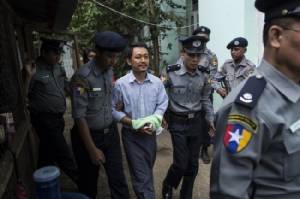 ศาลสั่งคุมตัวบรรณาธิการพม่ารอตัดสินโทษคดีหมิ่นทหารบนเฟซบุ๊ก