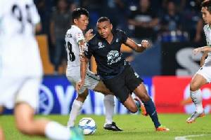 รัศมีแข จัดให้! เซาะกราว เปิดเลกสองอัด ราชนาวี 2-0