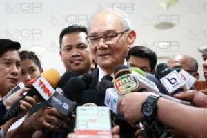 “มีชัย” ยัน กรธ.ไม่ยุ่งเรื่องงบฯ ไม่เคยขอเพิ่ม ยังงง สนง.เลขาฯ สภาตั้งงบเพิ่ม