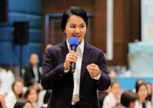 หุ้น “ครูอ้อย” วูบพอร์ต 1,600 ล้านเหลือ 23 ล้าน